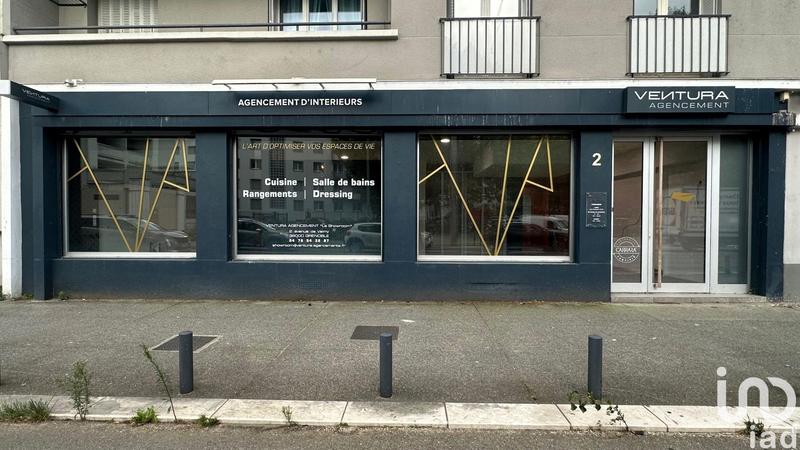 Local commercial - 111 m²