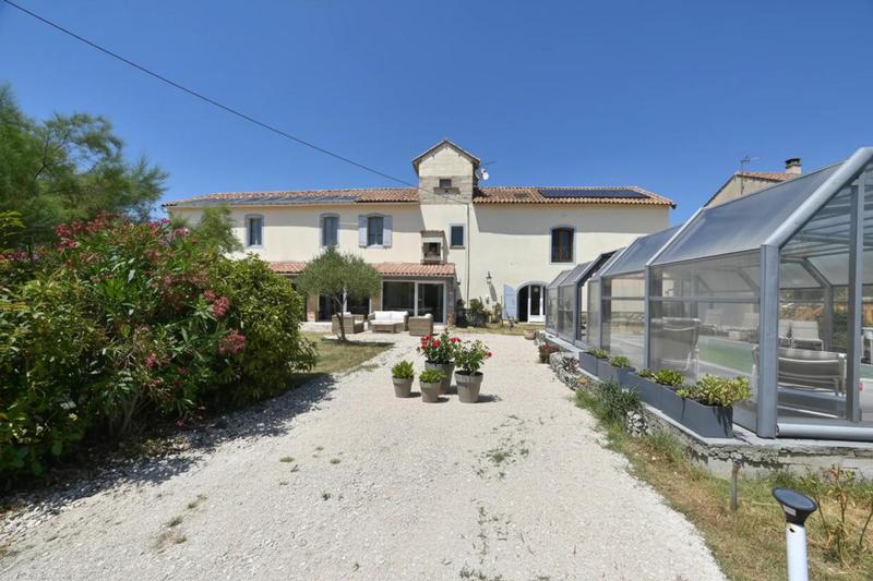 Propriété - 200 m² - 7 pièces