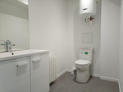 Local commercial - 93 m² - 1 pièce