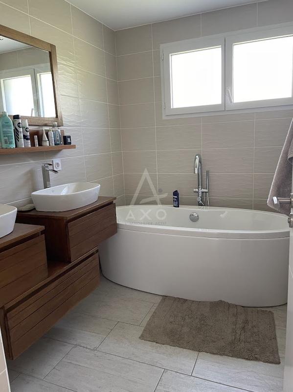 Villa - 140 m² - 5 pièces