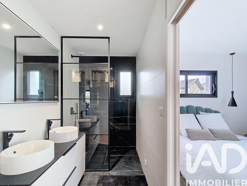 Maison - 122 m² - 5 pièces