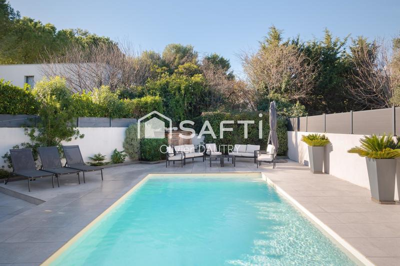 Maison - 241 m² - 10 pièces