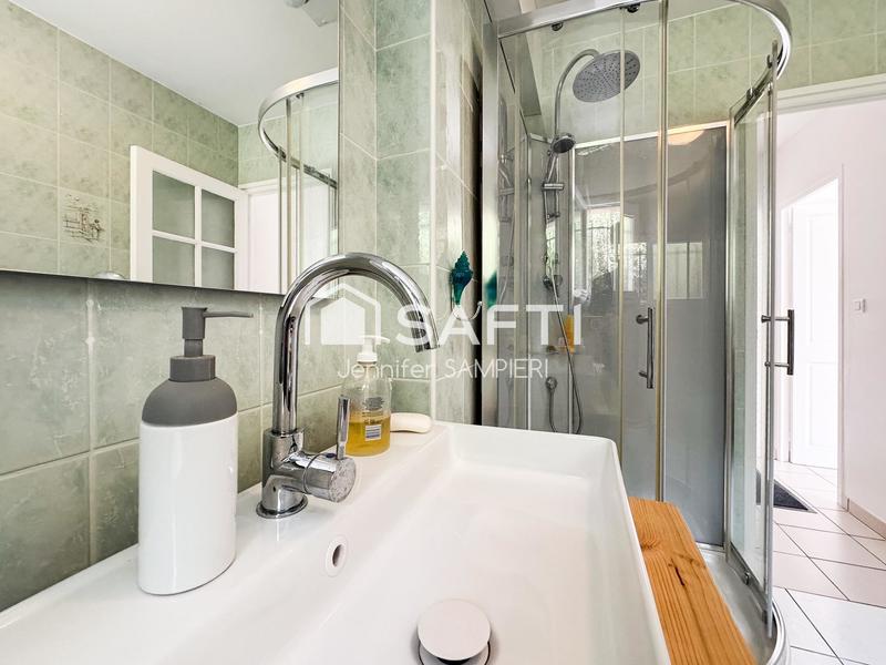 Villa - 208 m² - 8 pièces