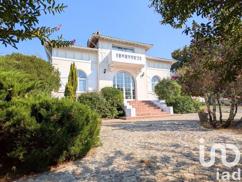 Maison - 200 m² - 5 pièces