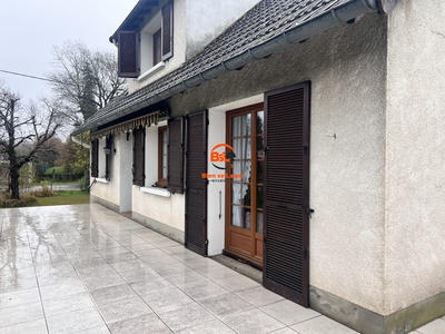 Maison traditionnelle - 144 m² - 6 pièces