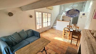 Propriété - 220 m² - 9 pièces