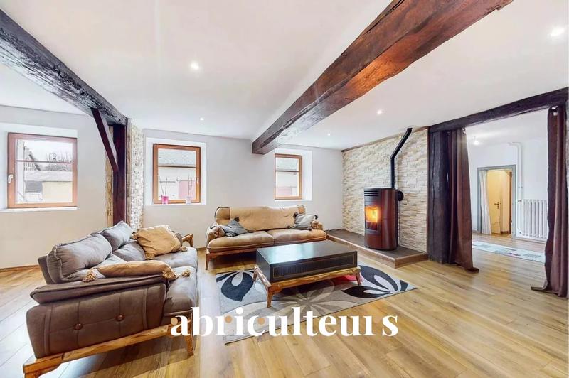 Maison - 260 m² - 7 pièces