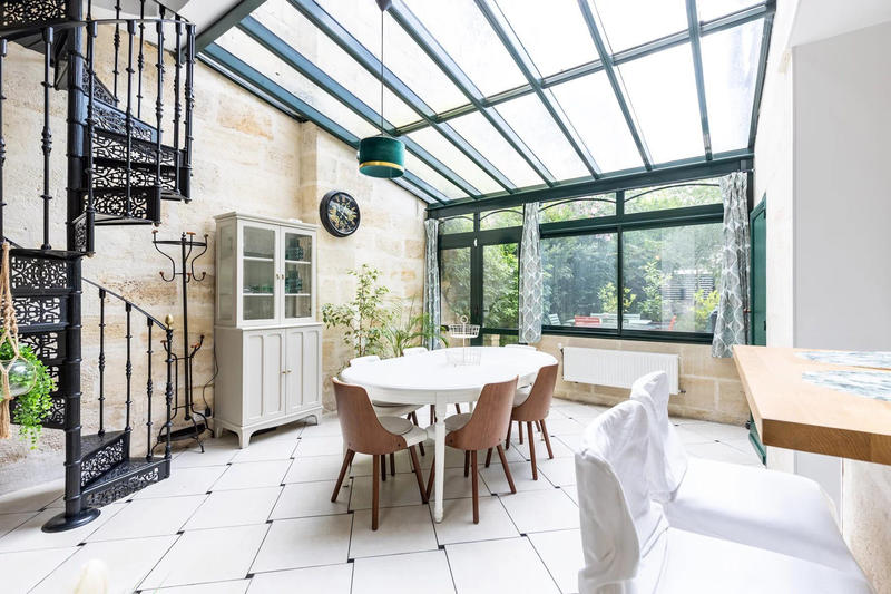 Maison contemporaine - 265 m² - 8 pièces