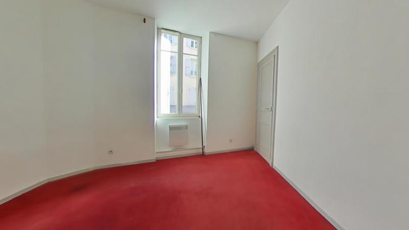 Appartement ancien - 76 m² - 3 pièces