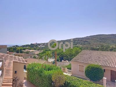 Maison - 98 m² - 5 pièces