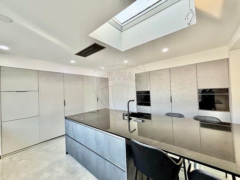 Maison - 262 m² - 6 pièces