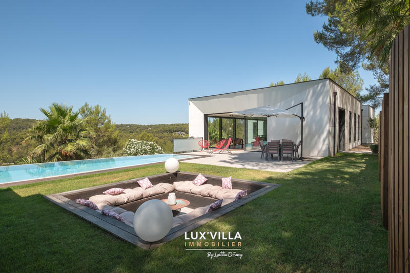 Villa - 397 m² - 10 pièces