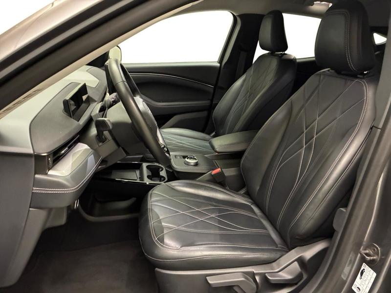 Ford Mustang Mach-E Standard Range 76 kWh 269 ch