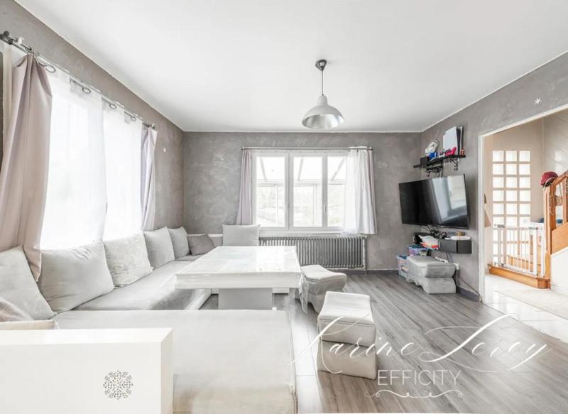 Maison - 93 m² - 5 pièces