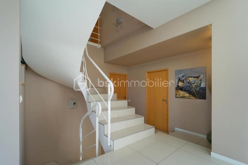 Demeure - 234 m² - 6 pièces