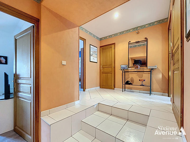 Maison - 359 m² - 8 pièces