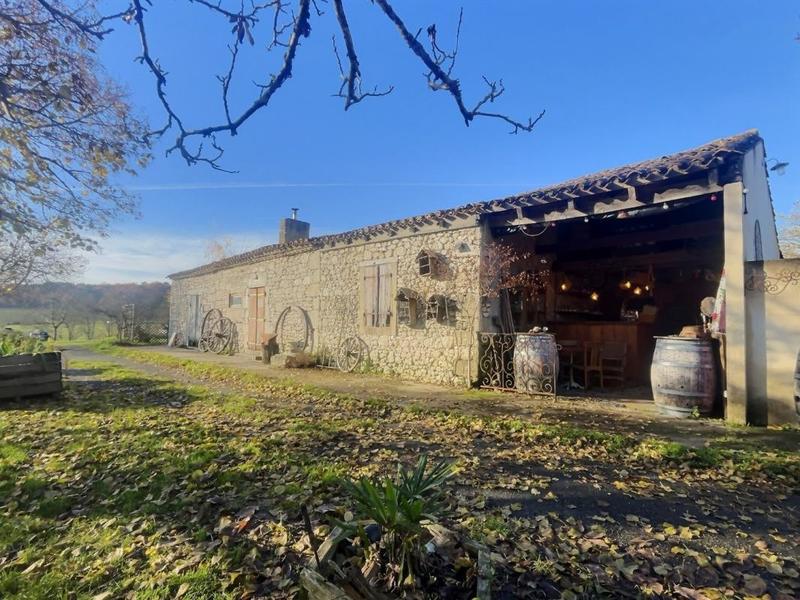 Propriété - 299 m² - 15 pièces