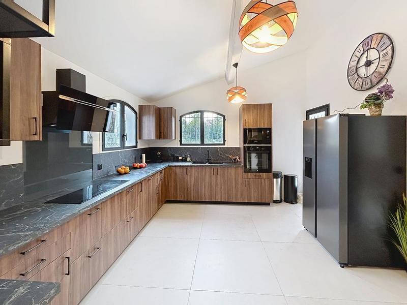 Villa - 210 m² - 6 pièces