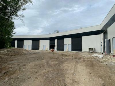 Local d'activité / Entrepôt - 155 m²