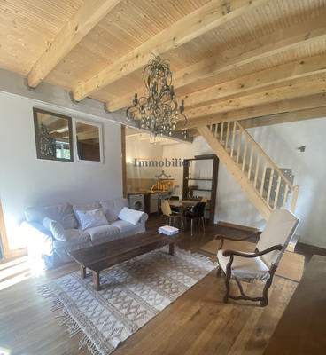 Propriété - 305 m² - 11 pièces