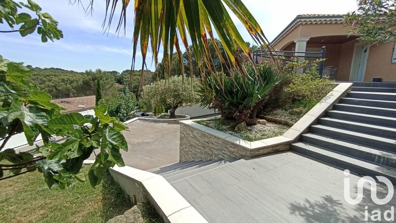 Maison - 225 m² - 9 pièces