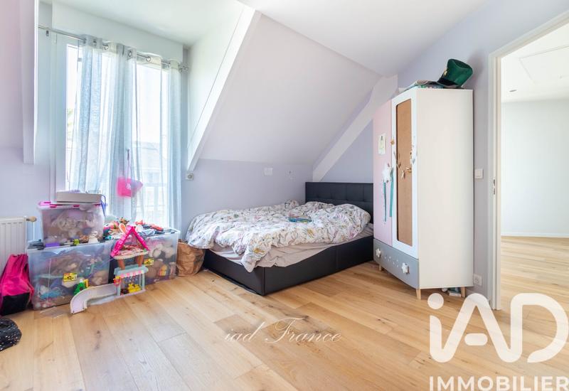 Maison - 230 m² - 8 pièces