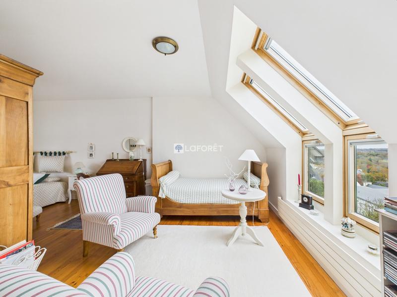 Maison - 122 m² - 5 pièces