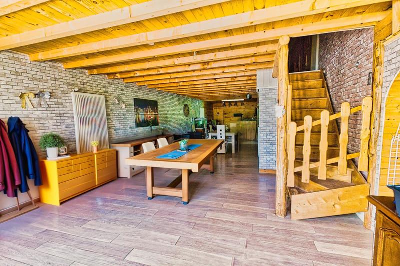 Maison - 209 m² - 9 pièces