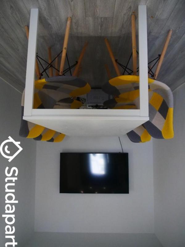 Chambre - 12 m² - 1 pièce