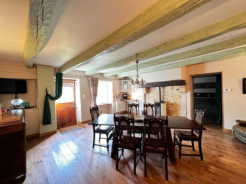 Maison - 196 m² - 7 pièces