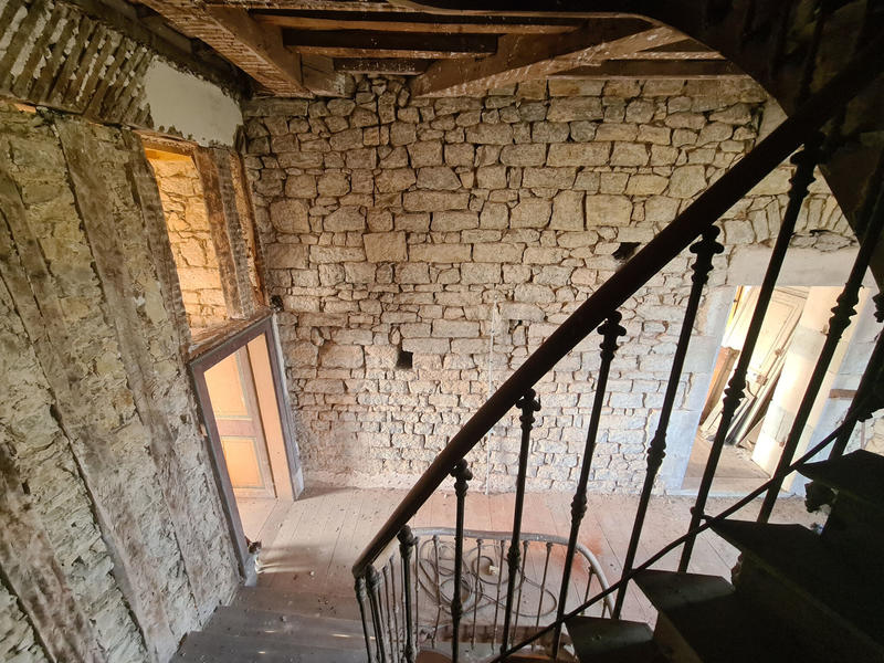 Propriété - 1 400 m² - 23 pièces