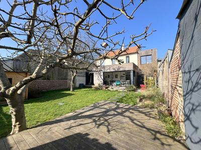 Maison - 159 m² - 8 pièces