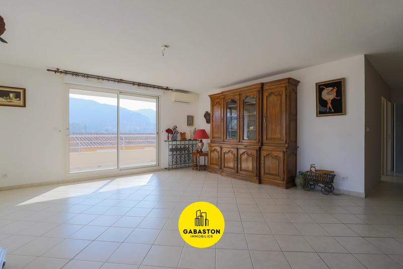 Appartement - 98 m² - 4 pièces