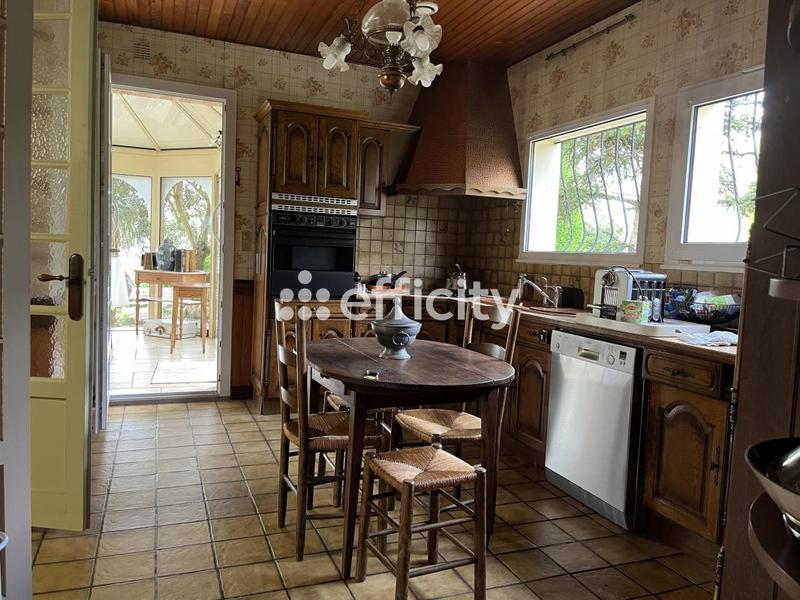 Maison - 302 m² - 8 pièces