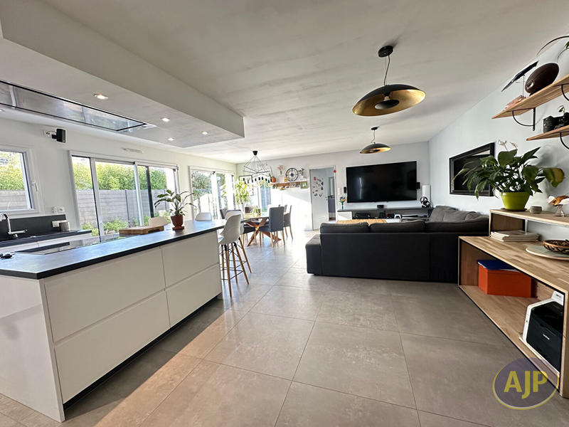 Maison - 127 m² - 6 pièces