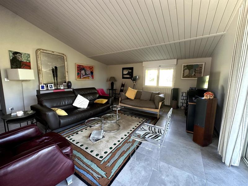 Villa - 220 m² - 6 pièces