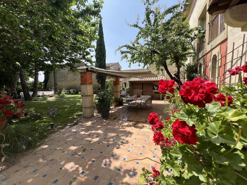 Mas - 380 m² - 9 pièces