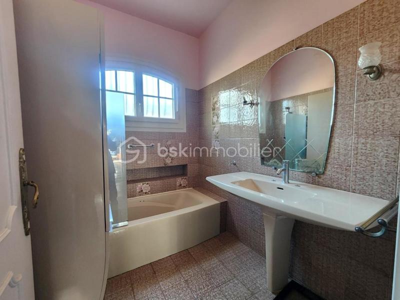 Villa - 182 m² - 6 pièces