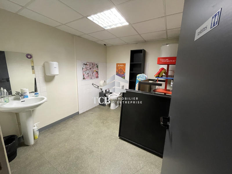 Local d'activités - 790 m²