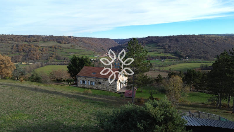 Propriété - 223 m² - 7 pièces