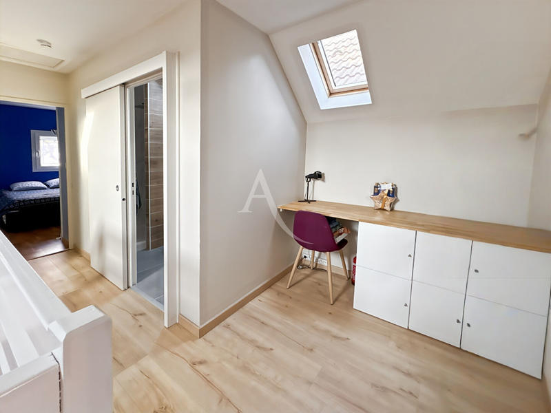 Maison - 93 m² - 5 pièces