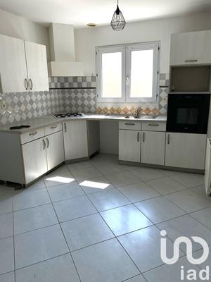 Maison - 99 m² - 5 pièces