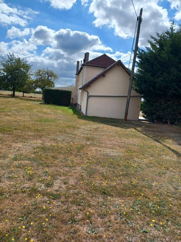 Propriété - 6 400 m² - 5 pièces