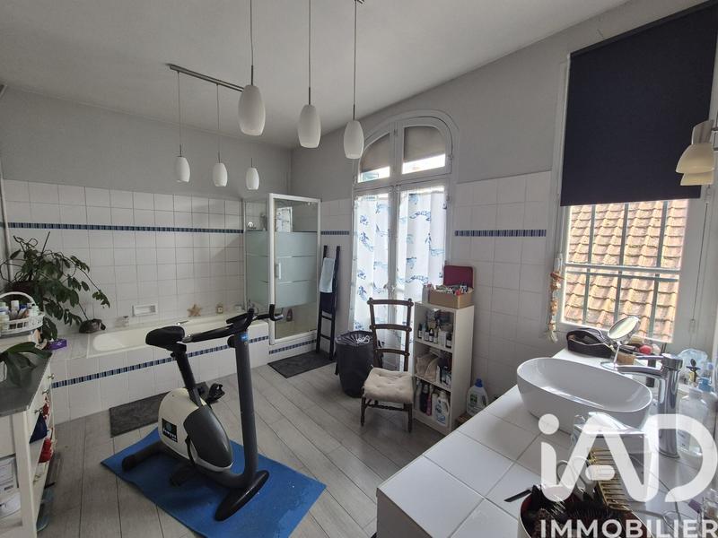 Maison - 180 m² - 7 pièces