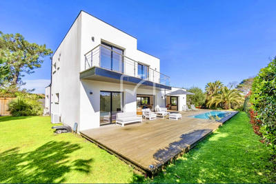 Maison - 160 m² - 6 pièces