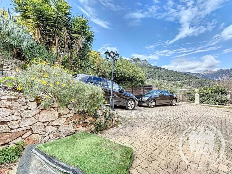 Villa - 300 m² - 8 pièces