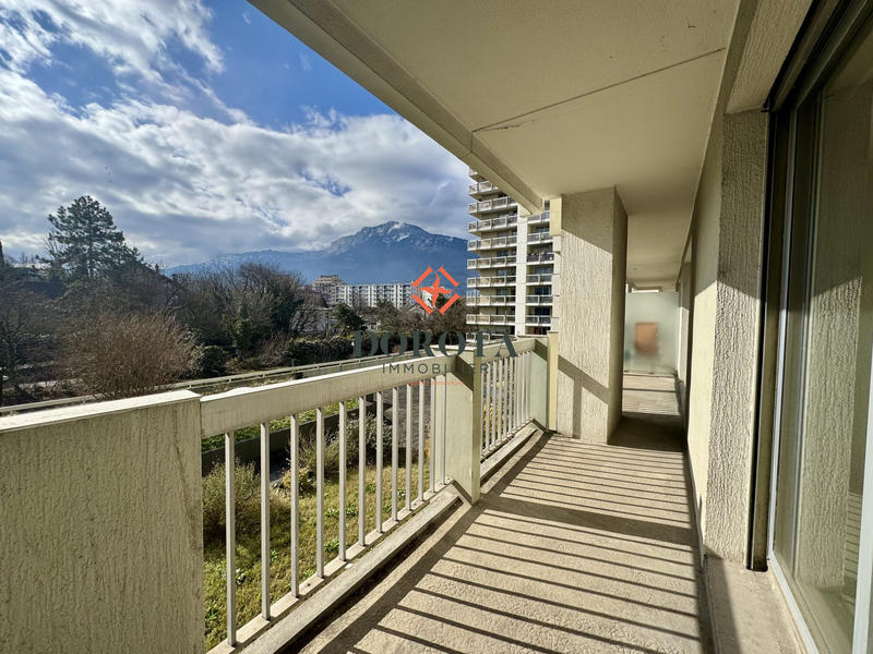 Appartement - 85 m² - 3 pièces