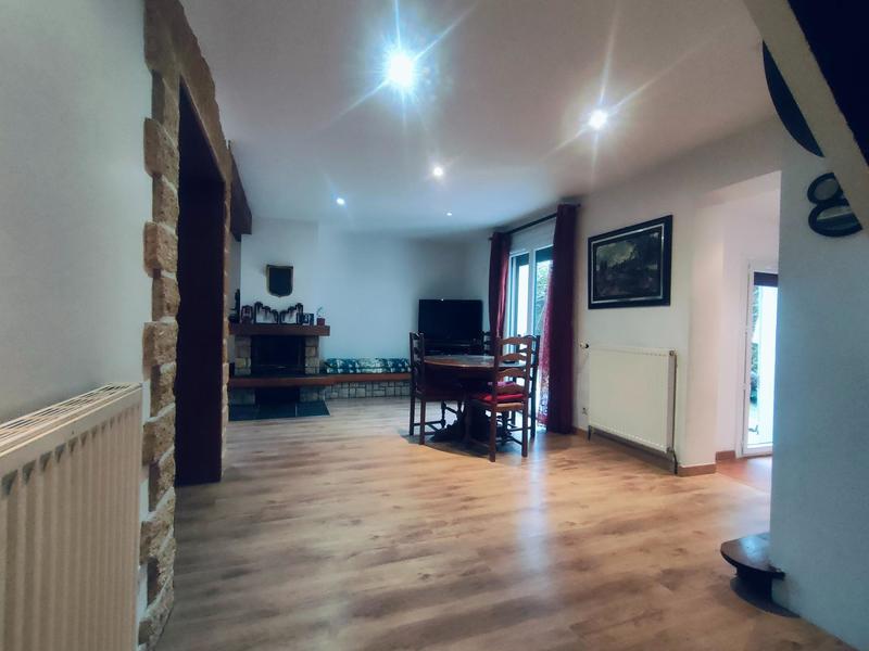 Maison - 107 m² - 7 pièces