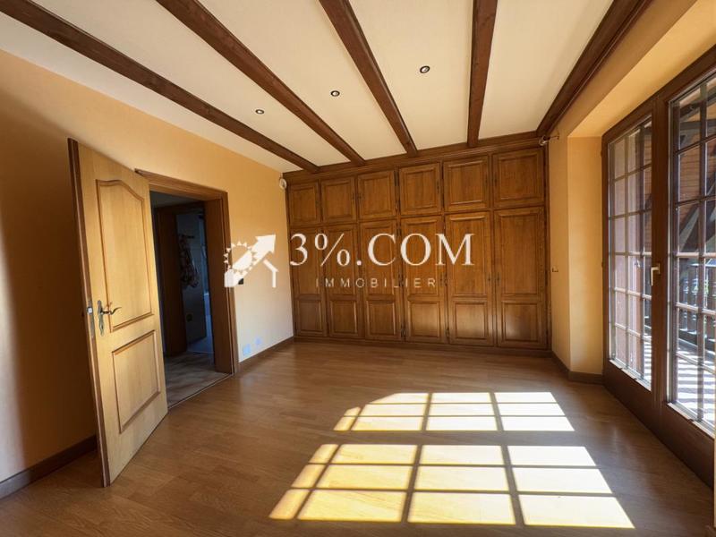 Propriété - 175 m² - 6 pièces