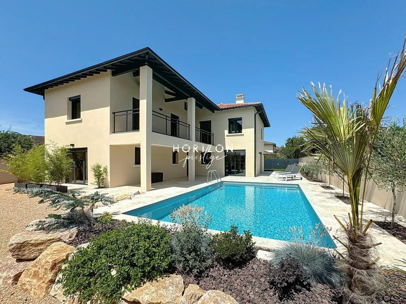 Maison ancienne - 200 m² - 7 pièces